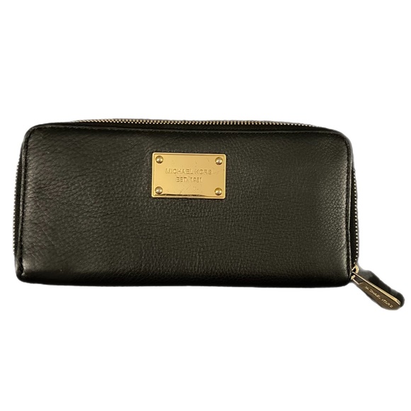 Black Michael Kors Wallet w/ Gold